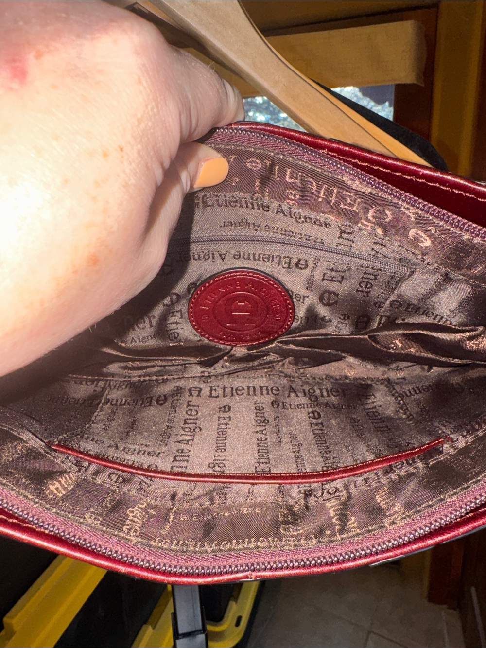 Etienne Aigner Vienna Oxblood Leather Shoulder Bag Vintage Gold Hardware - Picture 9 of 16